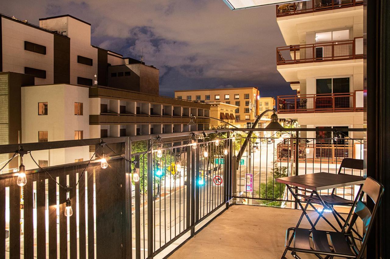 شقة توسن  في Luxe Insta-Worthy Retreat Located Downtown المظهر الخارجي الصورة
