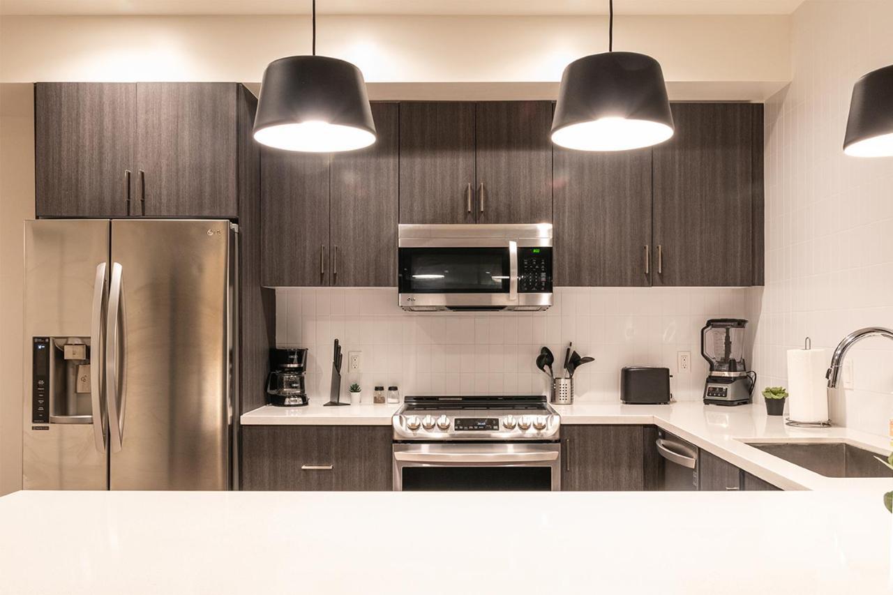 شقة توسن  في Luxe Insta-Worthy Retreat Located Downtown المظهر الخارجي الصورة