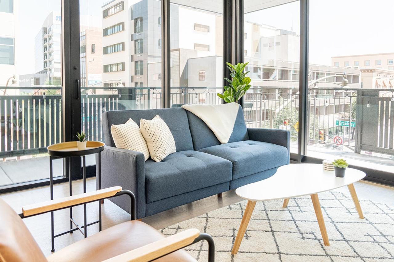 شقة توسن  في Luxe Insta-Worthy Retreat Located Downtown المظهر الخارجي الصورة